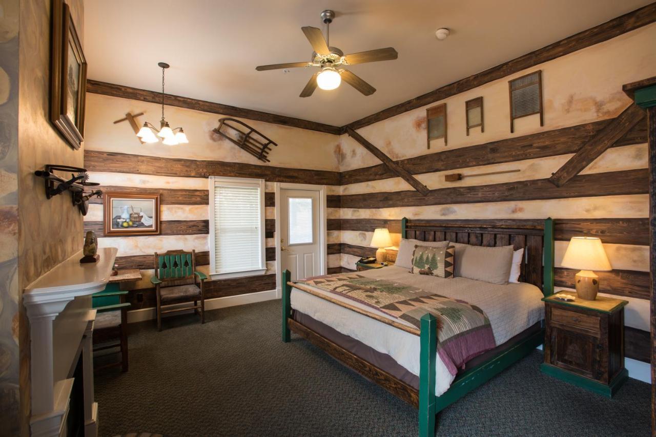 Gruene River & Retreat Hotel 4*
