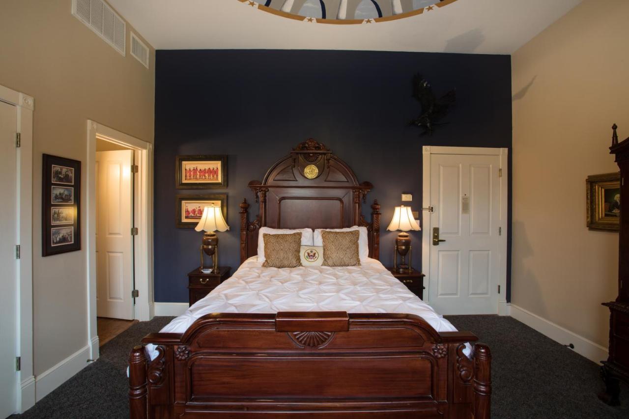Gruene River & Retreat Hotel 4*