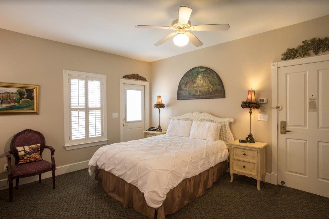 Hotel Gruene River & Retreat