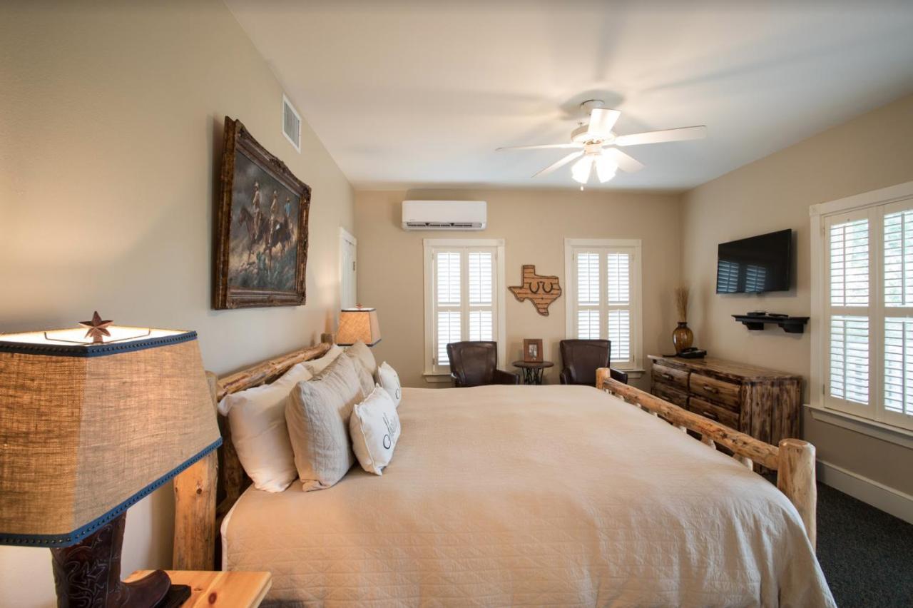 Gruene River & Retreat Hotel