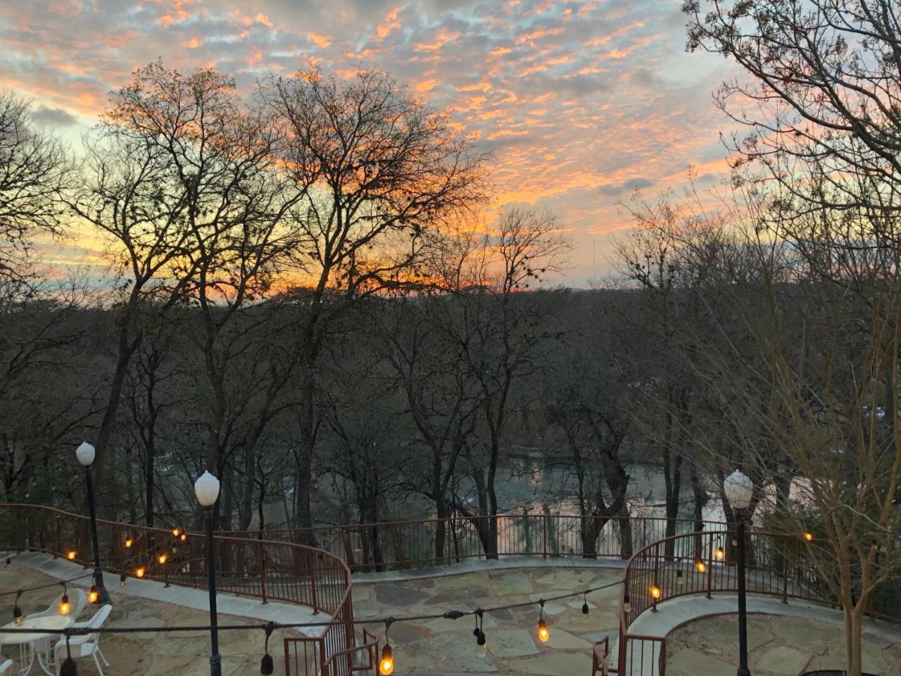 Gruene River & Retreat Hotel 4*